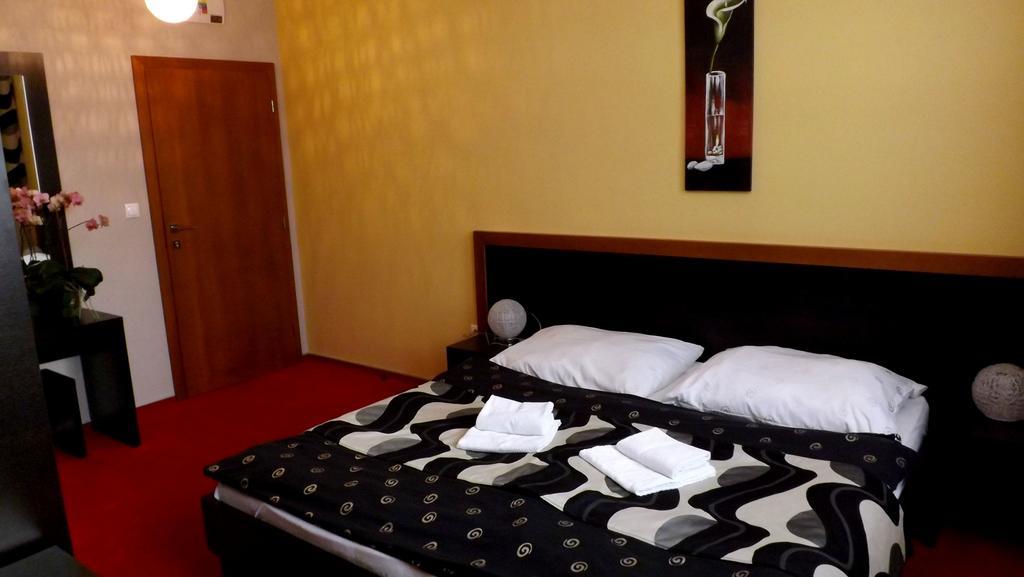 Guest House Penzion Fortuna ทราโดชีน ห้อง รูปภาพ