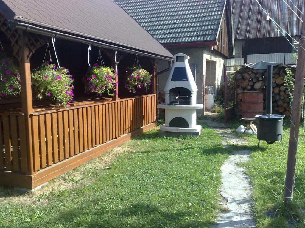 Guest House Penzion Fortuna ทราโดชีน ภายนอก รูปภาพ