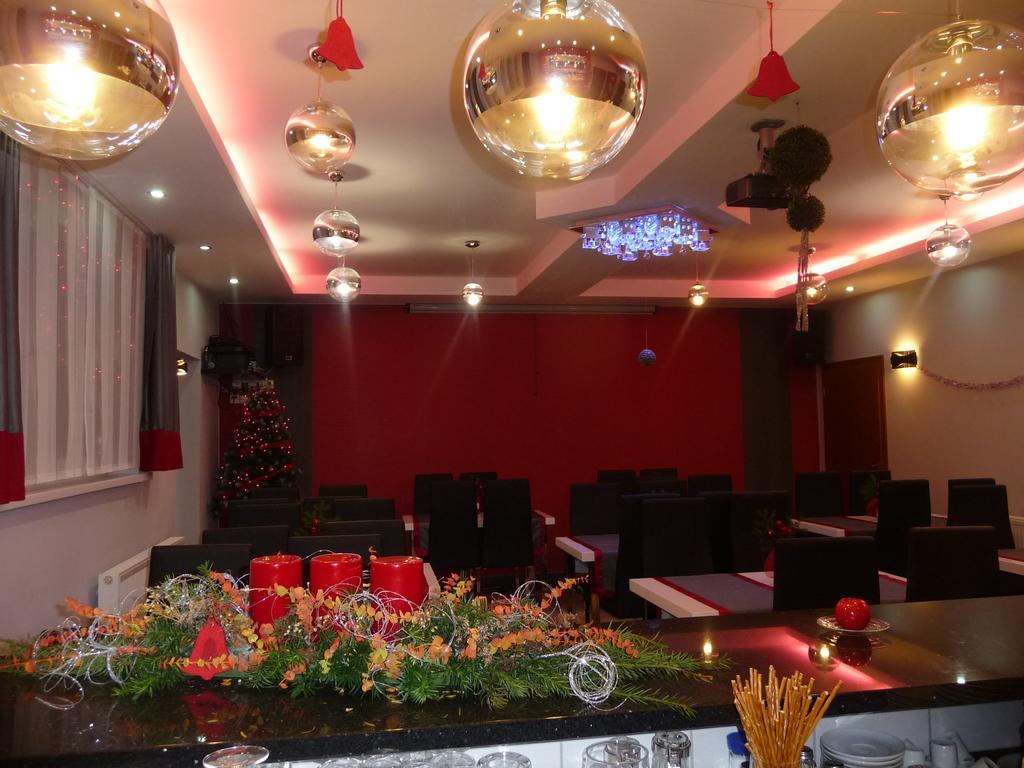 Guest House Penzion Fortuna ทราโดชีน ภายนอก รูปภาพ